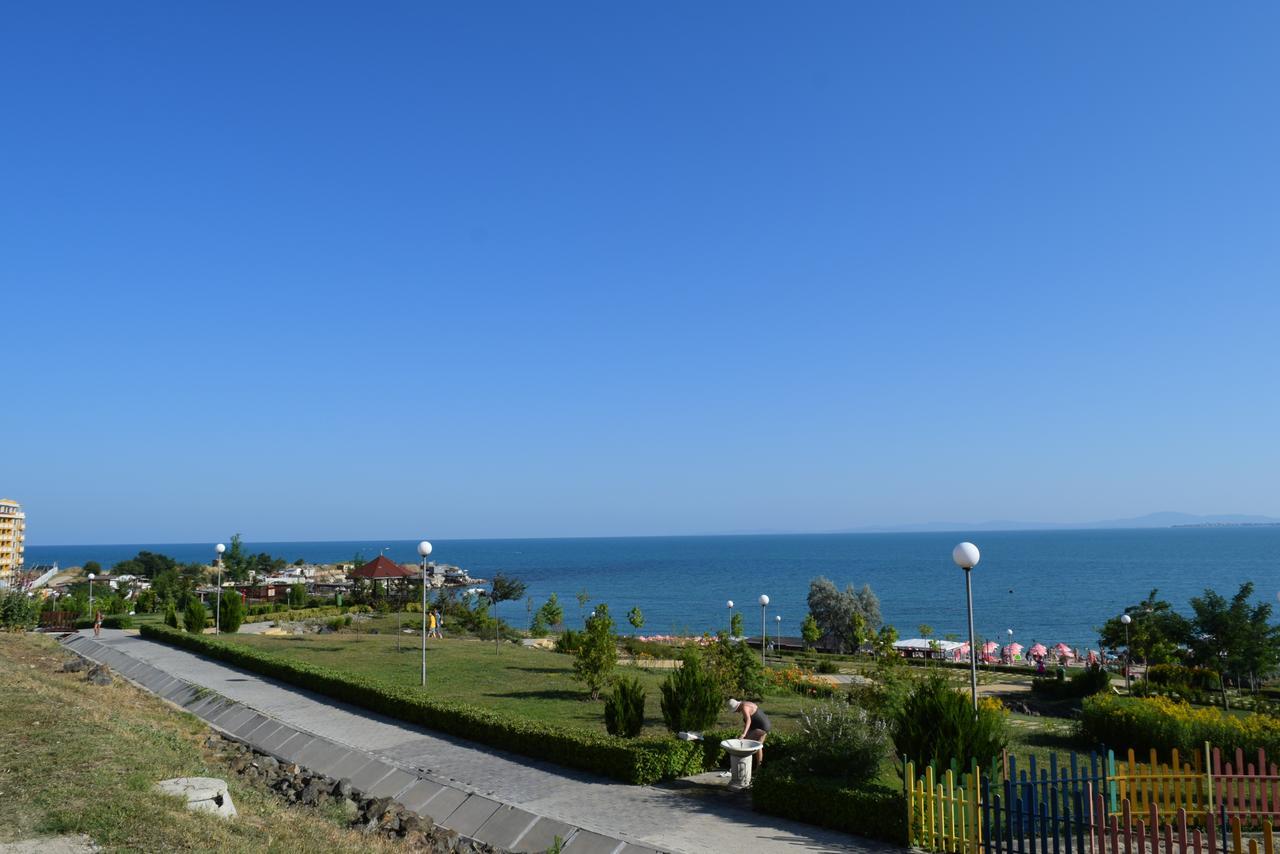 Hotel Eva Ravda Kültér fotó