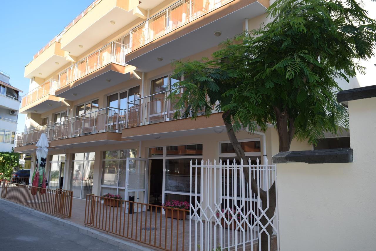 Hotel Eva Ravda Kültér fotó