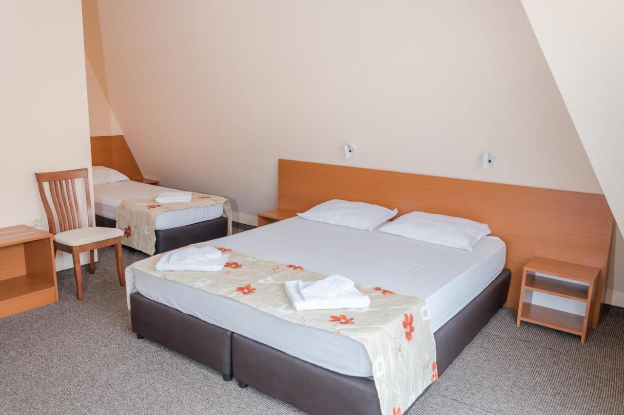 Hotel Eva Ravda Kültér fotó