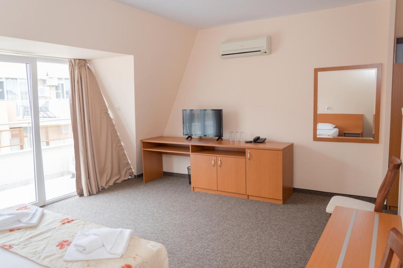 Hotel Eva Ravda Kültér fotó