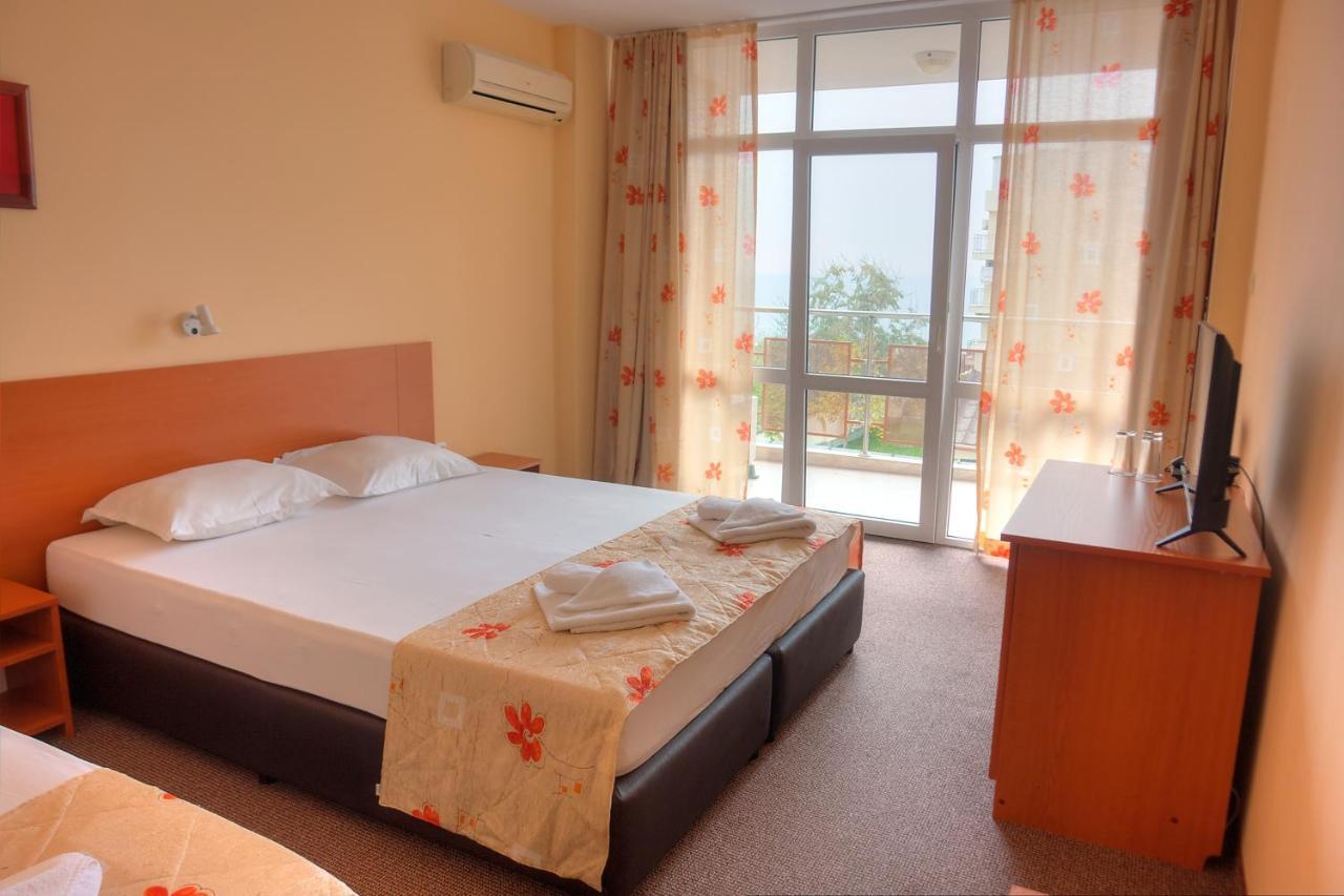 Hotel Eva Ravda Kültér fotó