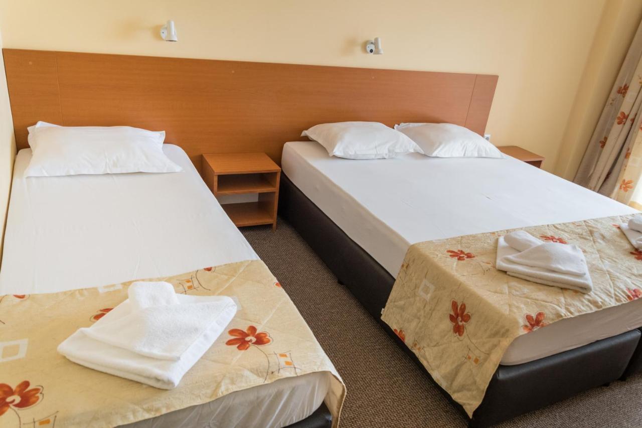 Hotel Eva Ravda Kültér fotó
