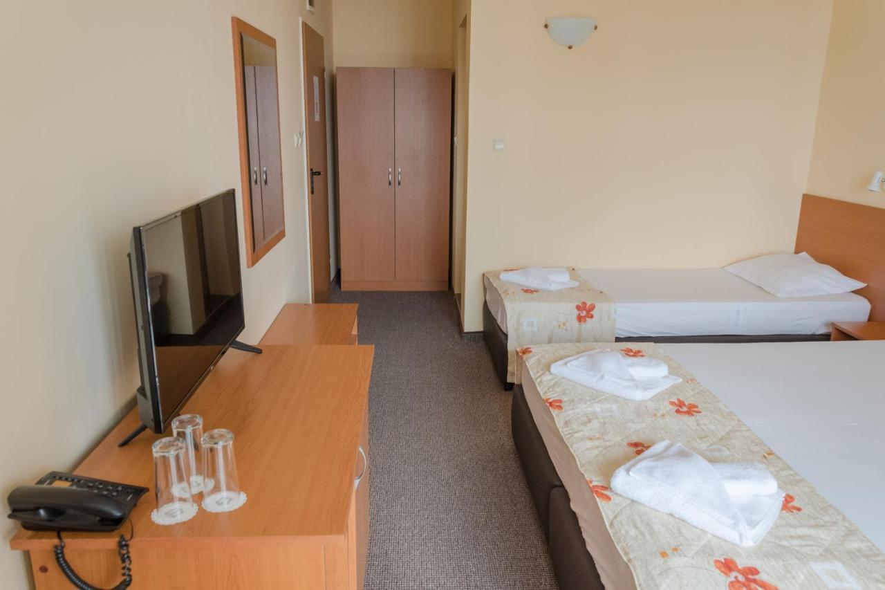 Hotel Eva Ravda Kültér fotó