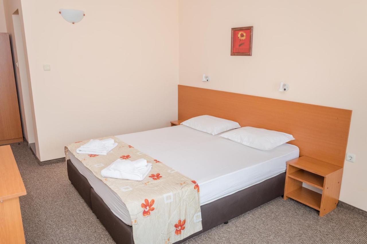 Hotel Eva Ravda Kültér fotó