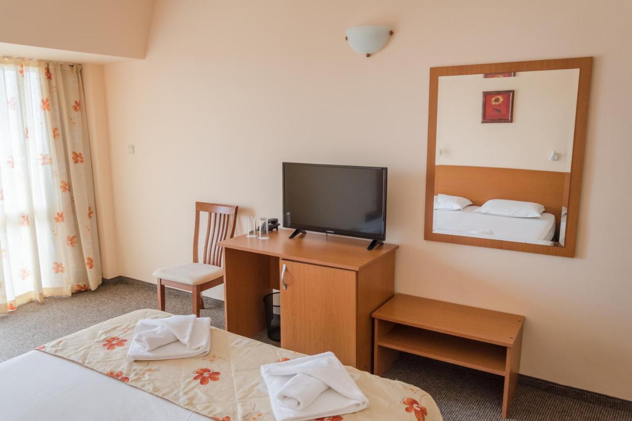 Hotel Eva Ravda Kültér fotó