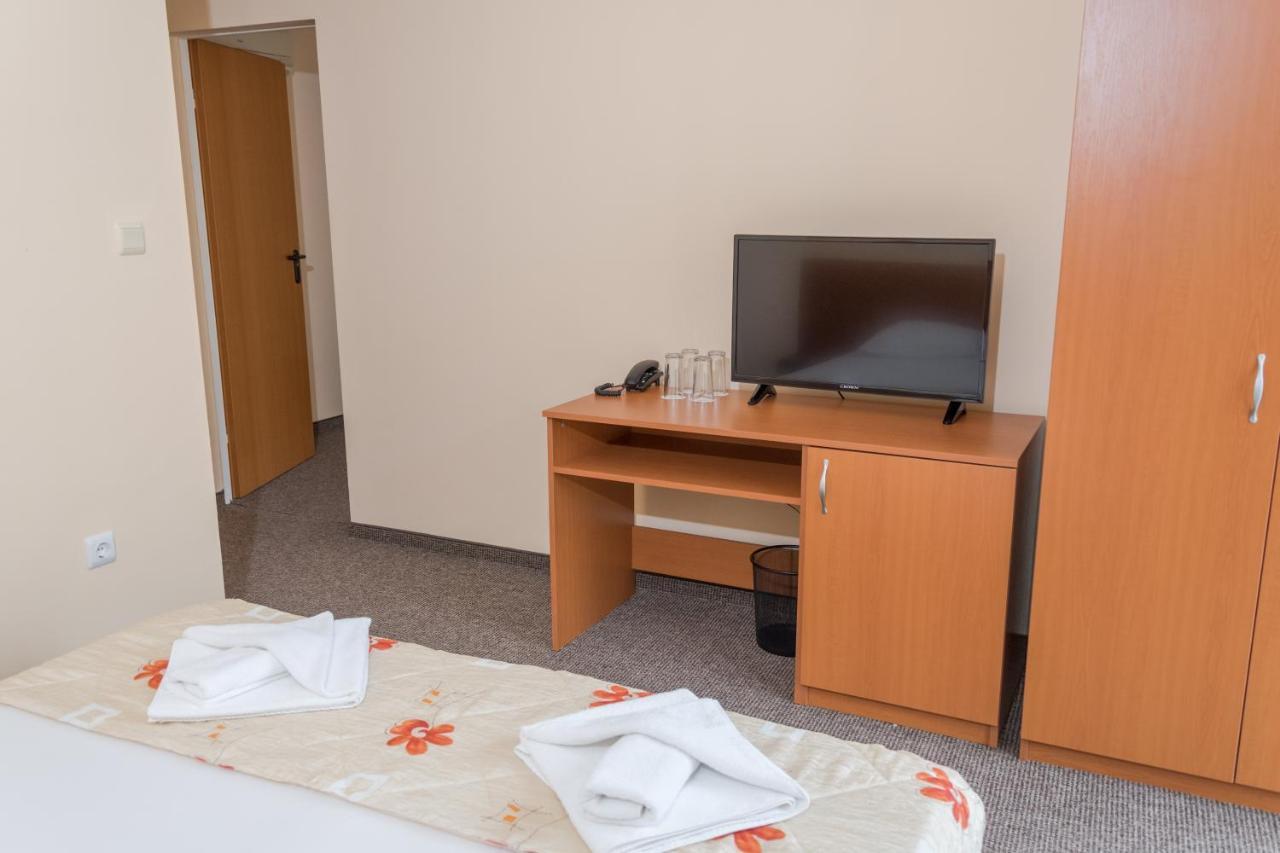 Hotel Eva Ravda Kültér fotó