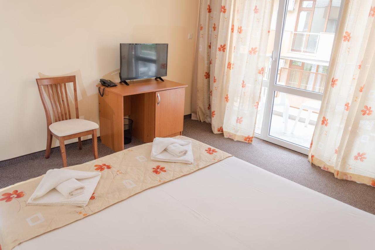 Hotel Eva Ravda Kültér fotó