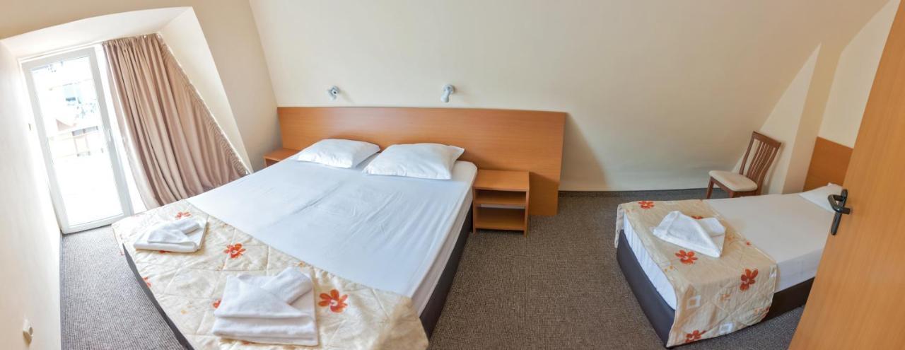Hotel Eva Ravda Kültér fotó