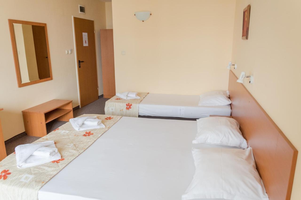 Hotel Eva Ravda Kültér fotó
