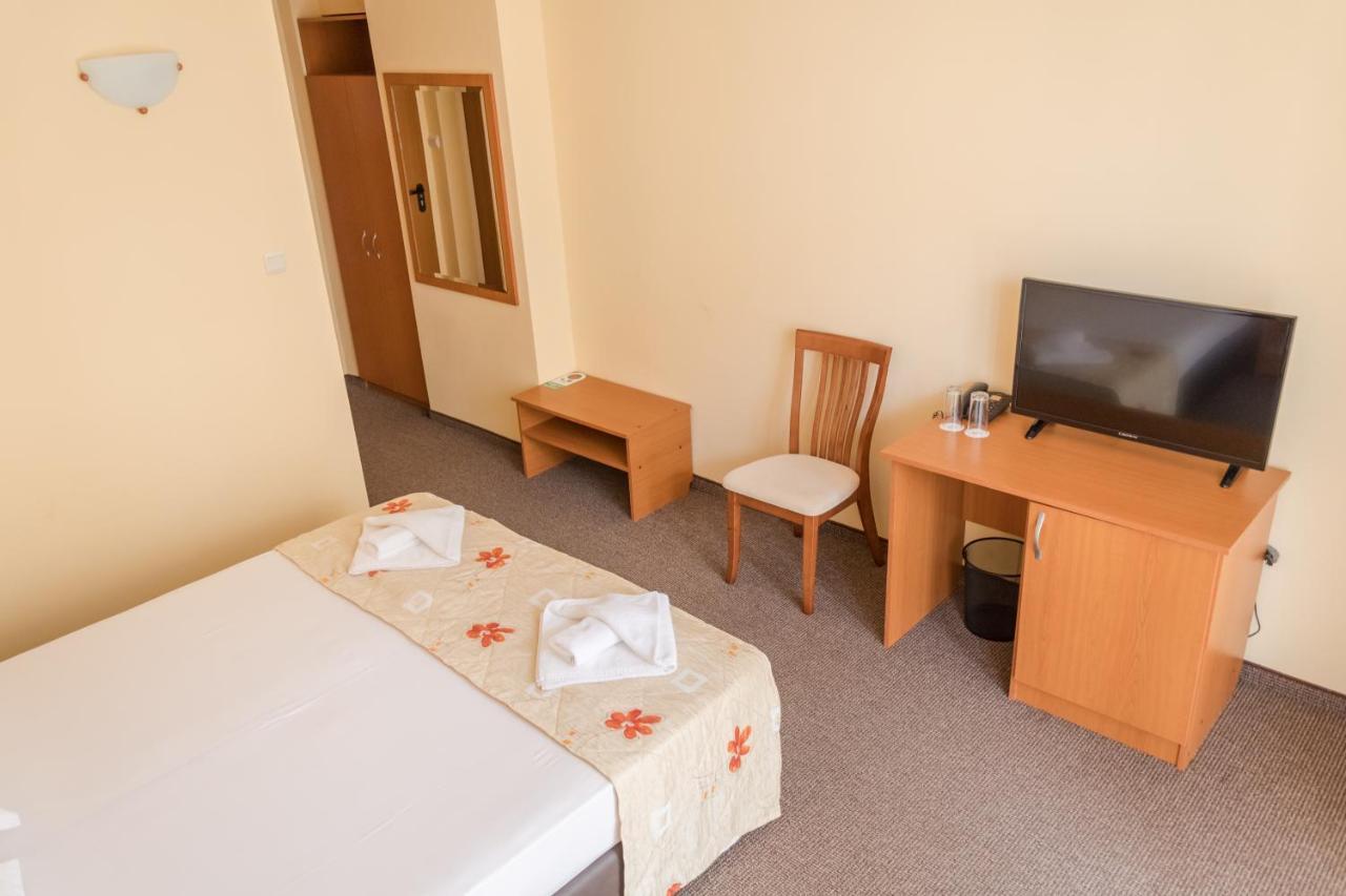 Hotel Eva Ravda Kültér fotó