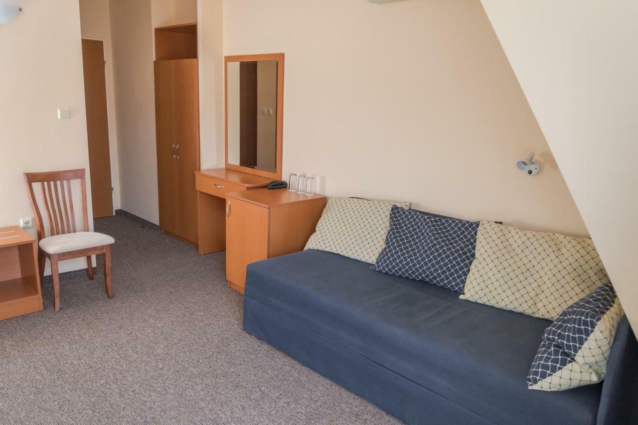 Hotel Eva Ravda Kültér fotó